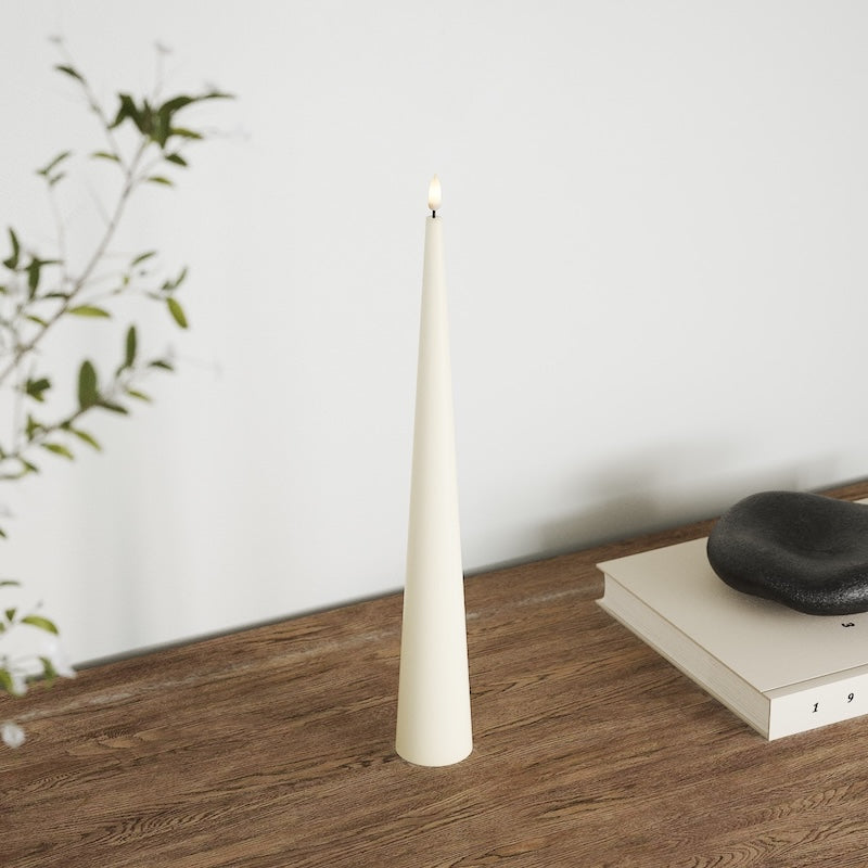 Deluxe Homeart Kegle lys D 5 x H 38 cm Cream