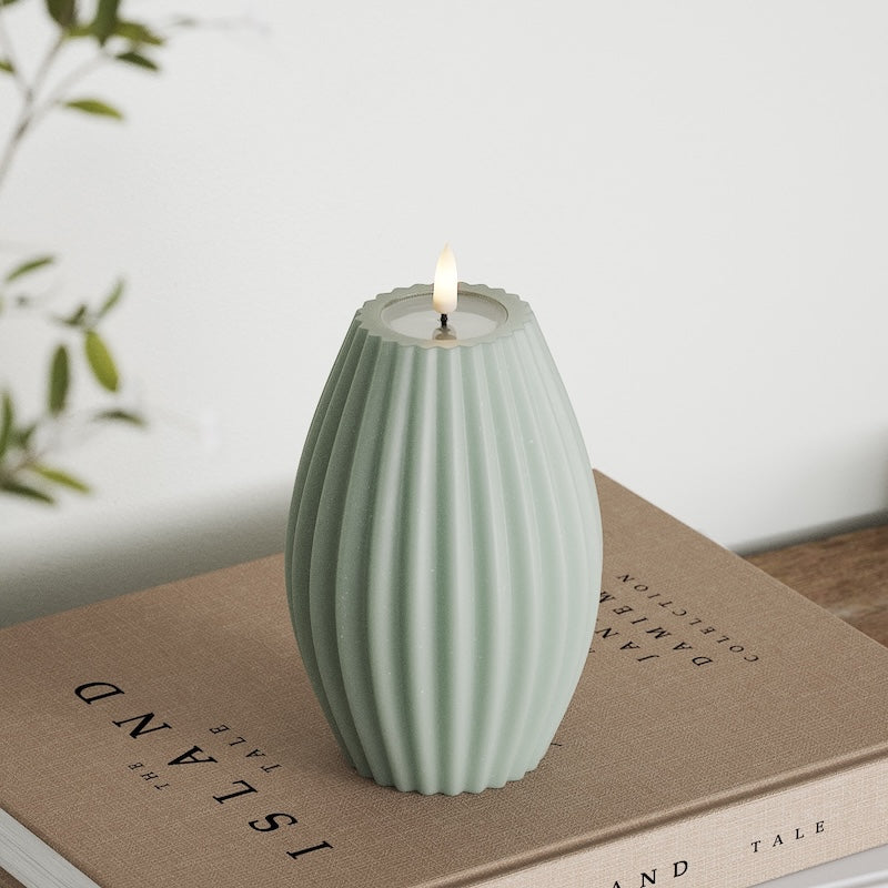 Deluxe Homeart LED Candela rigata P 10 x H 15 cm Verde salvia